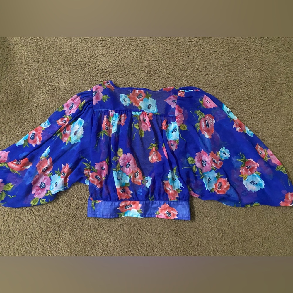 ☀️Tramp Blue floral lightweight crop top cardigan size Small - Picture 4 of 6